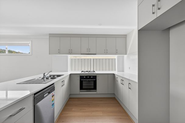 Open the door to contemporary comfort - Photo 1