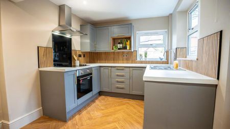 1 bedroom in a house share to rent - Photo 3