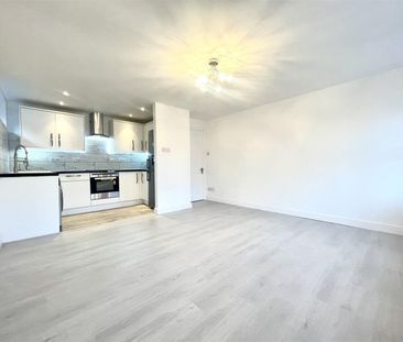 2 Bedroom Apartment - First Floor To Let - Photo 1