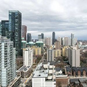 Oct 21- Nov 1❤ Unfurnished 1 bdr Apartment w/ balcony @Bloor and Yonge - Photo 2