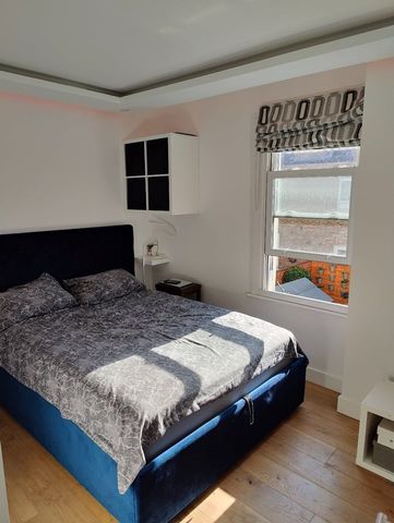 1 Bed Flat, West Gardens, SW17 - Photo 2