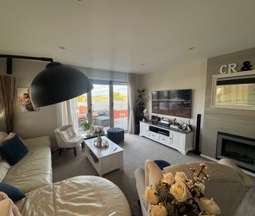 Gorgeous family home, partly furnished. - Photo 2
