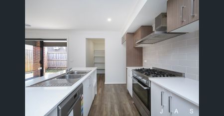 Spacious Family Living - Photo 5