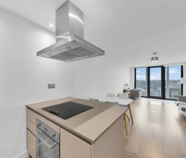 Stratosphere Tower, Great Eastern Road, London, E15 - Photo 5