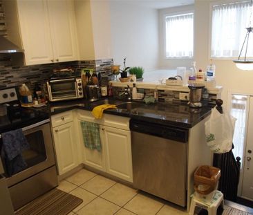 For Lease - 105 Silverwood Avenue, Richmond Hill, Ontario - Photo 2