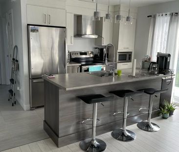 Tres Beau 4 1/2 à louer - Photo 2