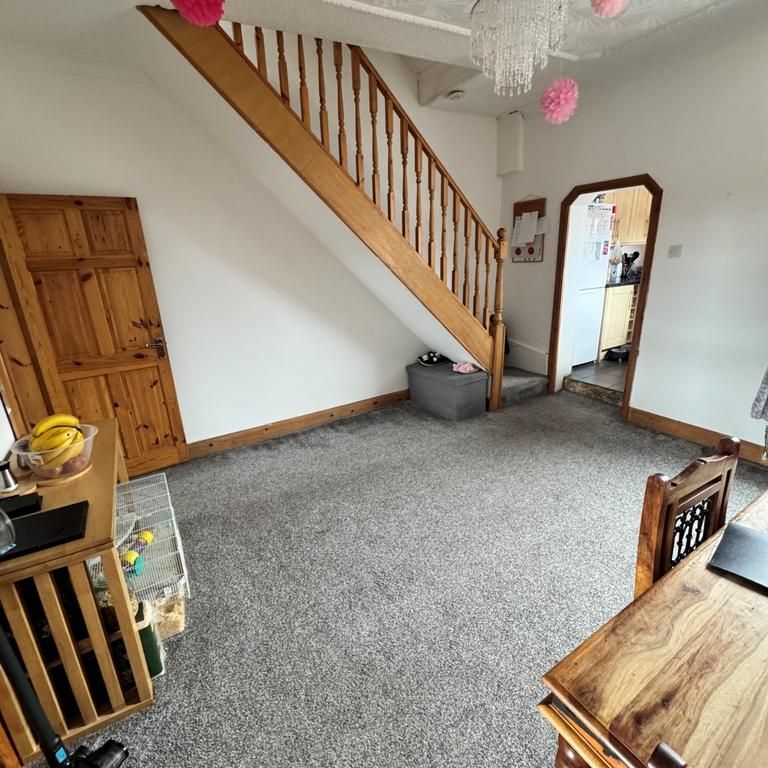 2 bedroom terraced house to rent - Photo 1