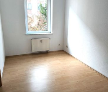 MIT BALKON & SCHÖNEM MIETERGARTEN -Tolle 2-Raum Whg. ruhig und grün... - Photo 2