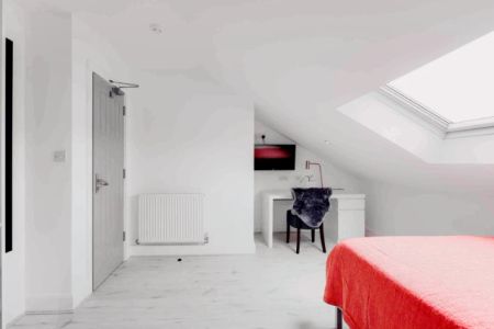 6 Beds 6 Baths - Photo 4