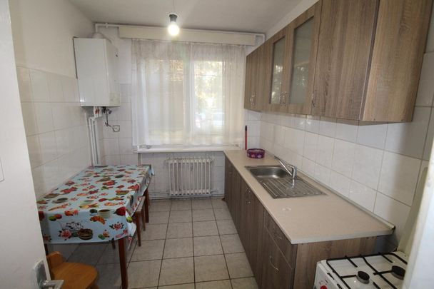 INCHIRIEZ apartament 2 camere semidecomandat,zona Centrala - Photo 1