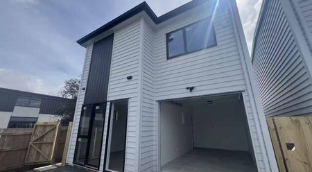 Brand New Homes for Rent – 5 Calthrop Close, Māngere - Photo 3