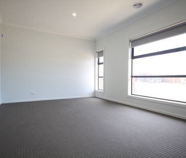 FAMILY HOME IN ALFREDTON CENTRAL NEAR SCHOOLS - Photo 2