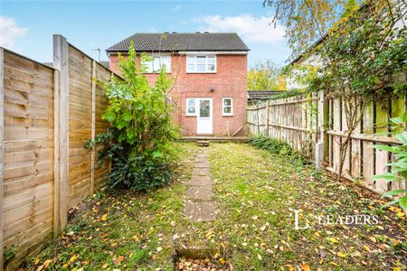 2 bedroom terraced to rent Langcliffe Drive, Heelands, MK13 - Photo 2