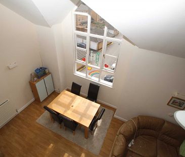 3 bed Apartment for rent - Photo 1