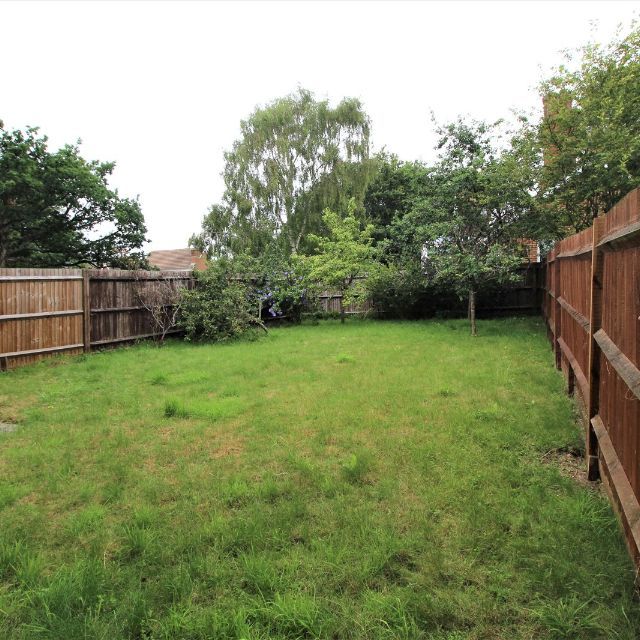 Oast Lane, Aldershot, Hampshire, GU11 - Photo 1