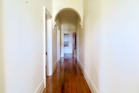 33 Quayle Street Sandy Bay TAS 7005 Australia - Photo 2
