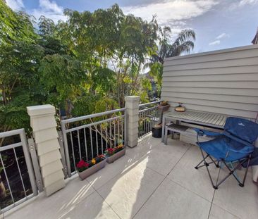 Modern 1-Bedroom Apartment in AlbanyÃ¢€™s Premier Complex - Photo 5