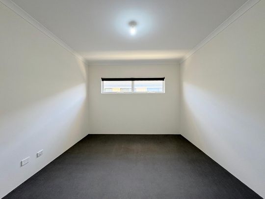 3-Bedroom Rental House with 2 Bathrooms in Hilbert - Your Next Home Awaits! - Photo 1