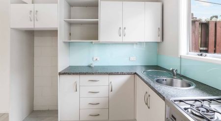 2 bedroom brick home! - Photo 4