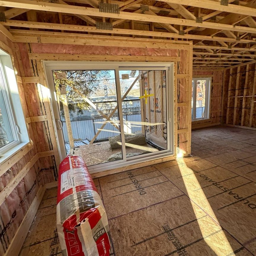 7033 Av. Azilda #201B, Montréal (Anjou), H1K3A2 - Photo 1