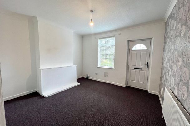 Elm Green Lane - Photo 1