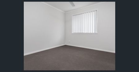 Modern, Low-Maintenance 2-Bedroom Duplex - With Air Conditioning & Remote Garage - Photo 5