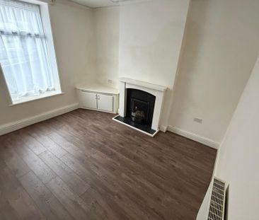 2 bedroom end of terrace house to rent - Photo 1