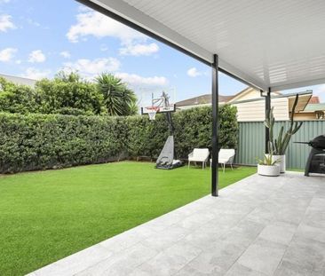 Modern Family Home - Photo 6