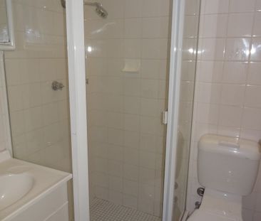 FRESH AND CENTRAL!! - Photo 6