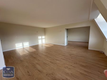 Location Appartement 4 pièces 165m² CAMBRAI 59400 - Photo 2