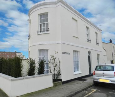 4 bedroom detached house to rent - Photo 3