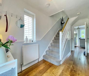 4 bedroom semi-detached house to rent - Photo 4