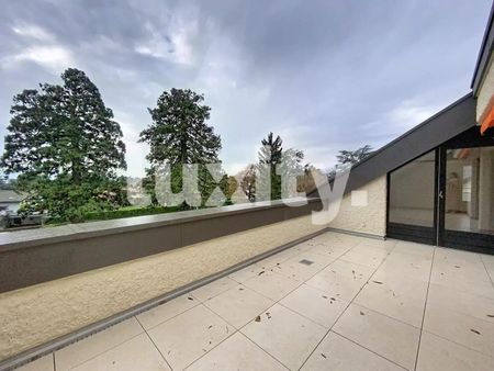 À louer à Coppet – Superbe attique de 4,5 pièces entièrement rénové (2025) Disponible immédiatement - Photo 3