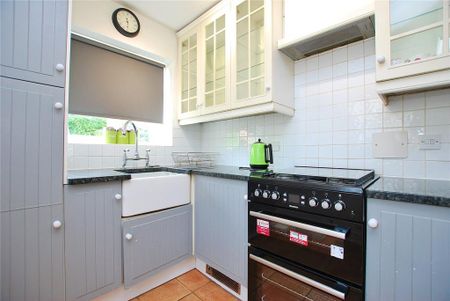 4 bedroom semi-detached house to rent - Photo 3