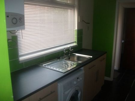 4 Bed Student House - Stockton - Photo 3
