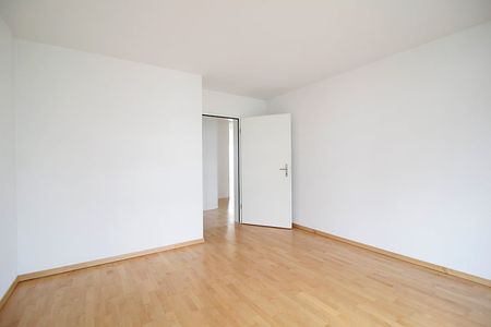 "Grosszügige 4.5 Zimmer-Wohnung in Wil!" - Photo 2