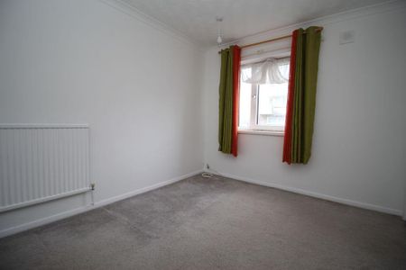 2 bedroom ground floor flat to rent - Photo 5