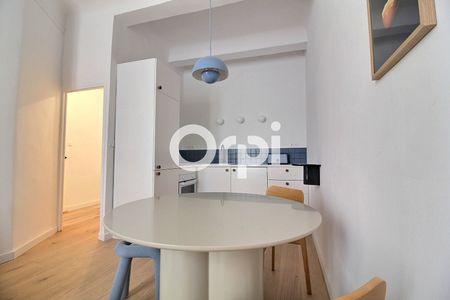 Appartement 3 pièces 43m2 MARSEILLE 7EME 1 045 euros - Photo 3