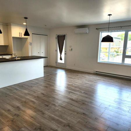 APPARTEMENT **3 ½** style MAISON DE VILLE au CŒUR de STE-FOY - Photo 3