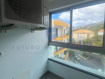 2 room luxury Apartment for rent in Funchal, Portugal - Photo 3