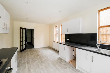3 bedroom terraced house to rent - Photo 5