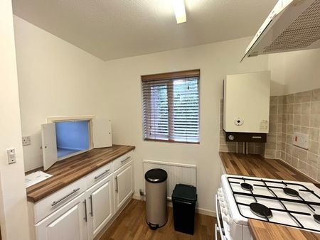 Harvey Road, Guildford, Surrey, GU1 - Photo 4