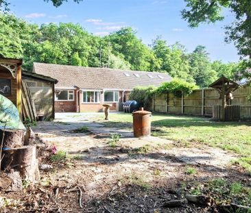 2 bedroom semi-detached bungalow to rent - Photo 2