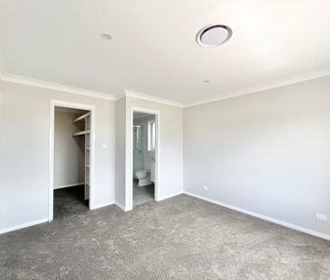 2 Parklands Way - Photo 1