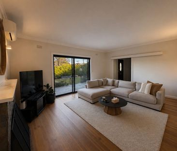 Stylish, renovated living in the heart of Rosanna - Photo 1
