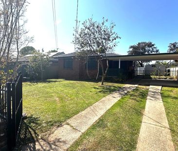 **Charming Family Home in Prime Minto Location** - Photo 6