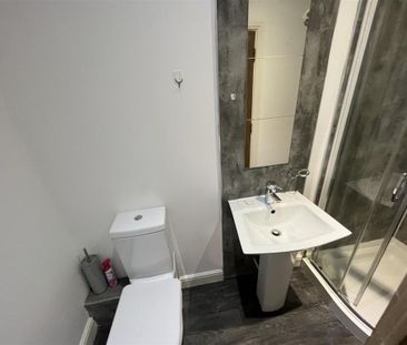 4 bedroom private hall to rent - Photo 6