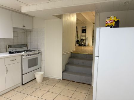 For Lease - 299 Goldenwood Road Unit# Lower Unit, Toronto, Ontario - Photo 3