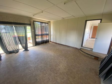 BIG HOUSE WITH A POOL!!! - Photo 4