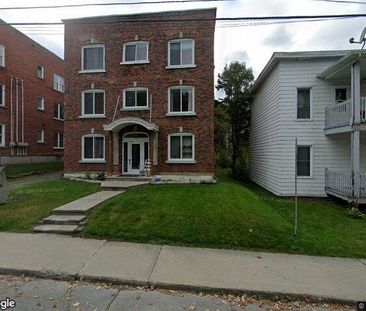 1 CH - 1 SDB - Sherbrooke - $850 /mo - Photo 1